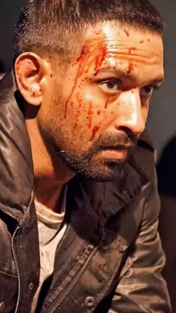 7 ZEE5 Thrillers That Are A Must-Watch 7 ZEE5 Thrillers That Are A Must-Watch