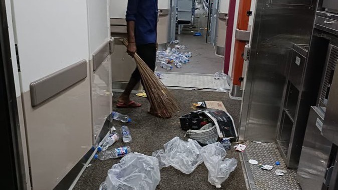 Photos of Vande Bharat Express Goes Viral : Shows Garbage inside the train