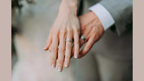 Local Chinese officials are providing a financial incentive that all newlywed couples can appreciate in an effort to promote early weddings.