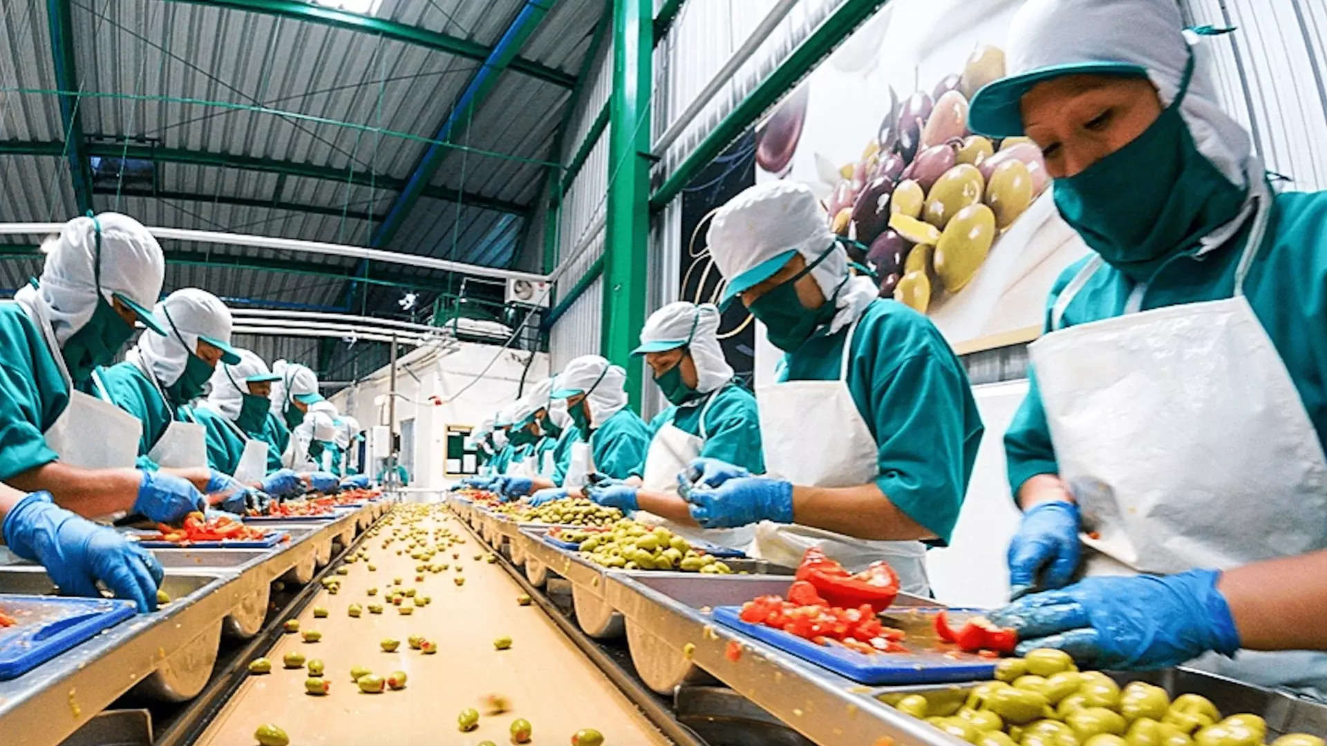 The processing industry needs to be strengthened in the medium term. It will also be beneficial to encourage consumers to adopt tomato puree and dehydrated onion as viable alternatives when fresh food is under price pressure.