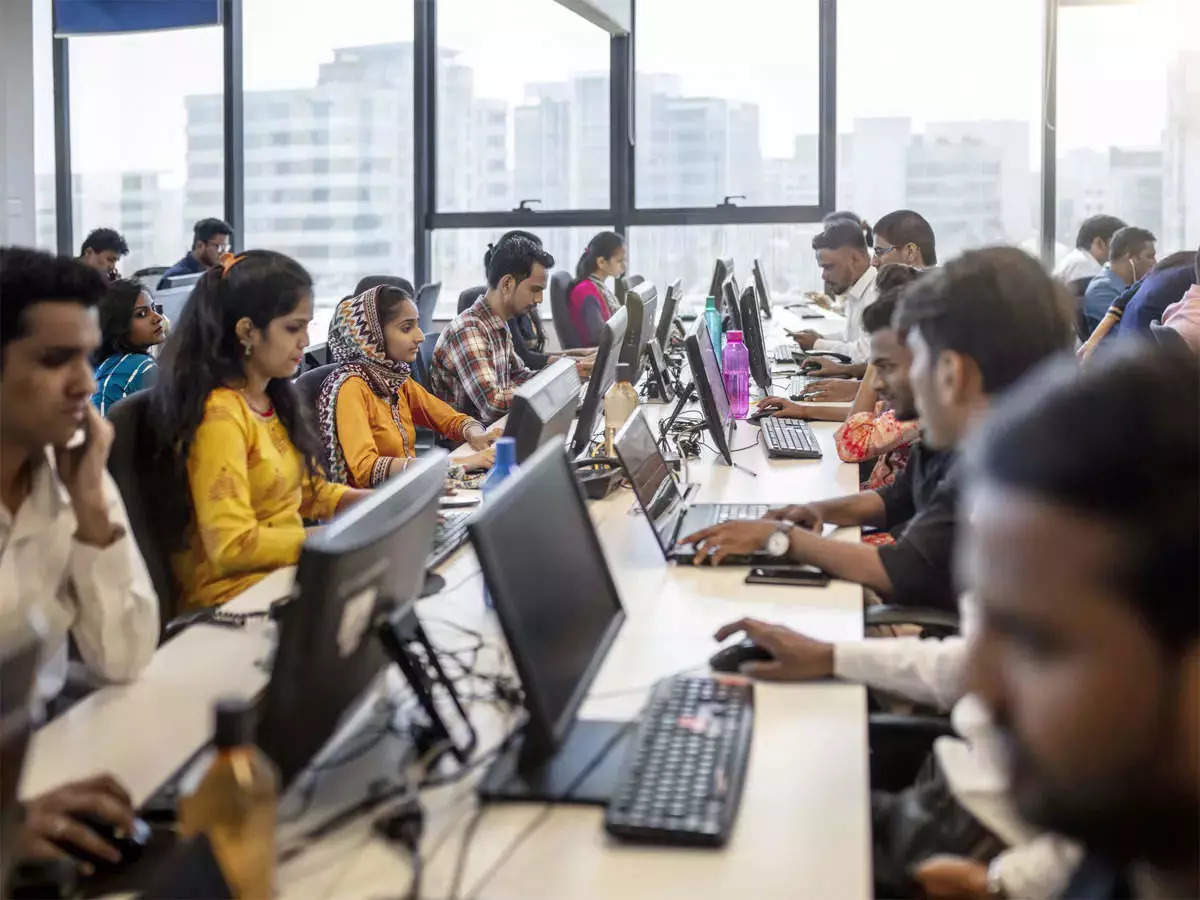 India's IT sector (15%) had the biggest percentage of tech talent demand, followed by banking, financial services, and insurance (15%) and digital engineering (13%). Sentiment in the telecommunications and healthcare industries has also improved.