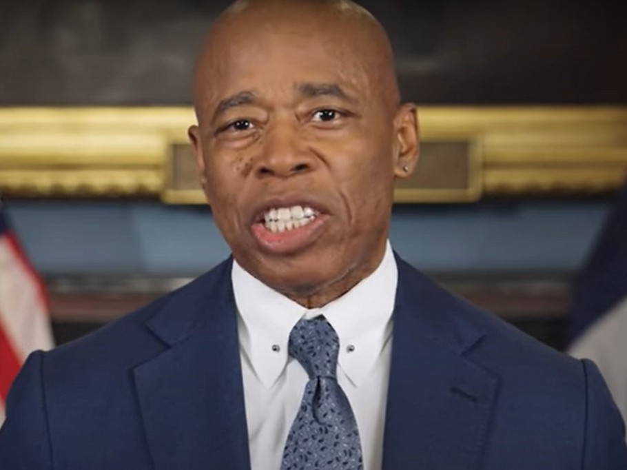 New York Mayor Eric addressing the assembly.