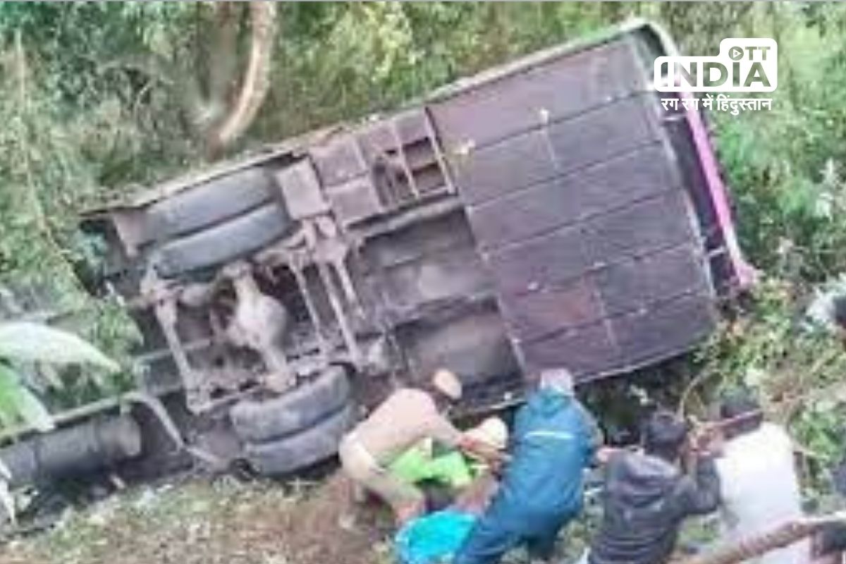 Tragic Bus Accident Claims Eight Lives in Tamil Nadus Nilgiris District
