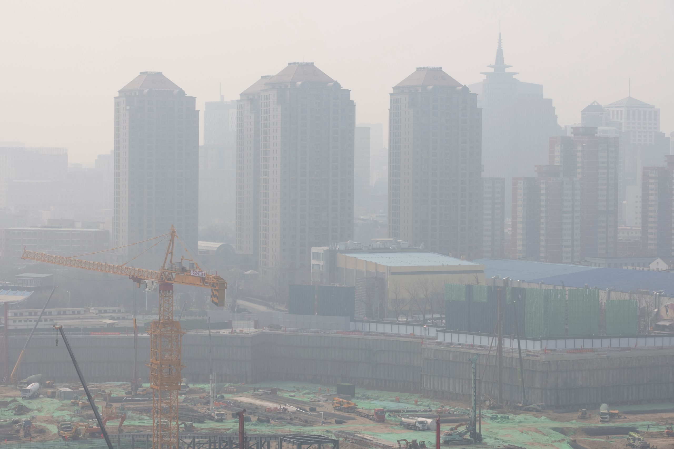 Pollution alert in China as visibility drops amid smog