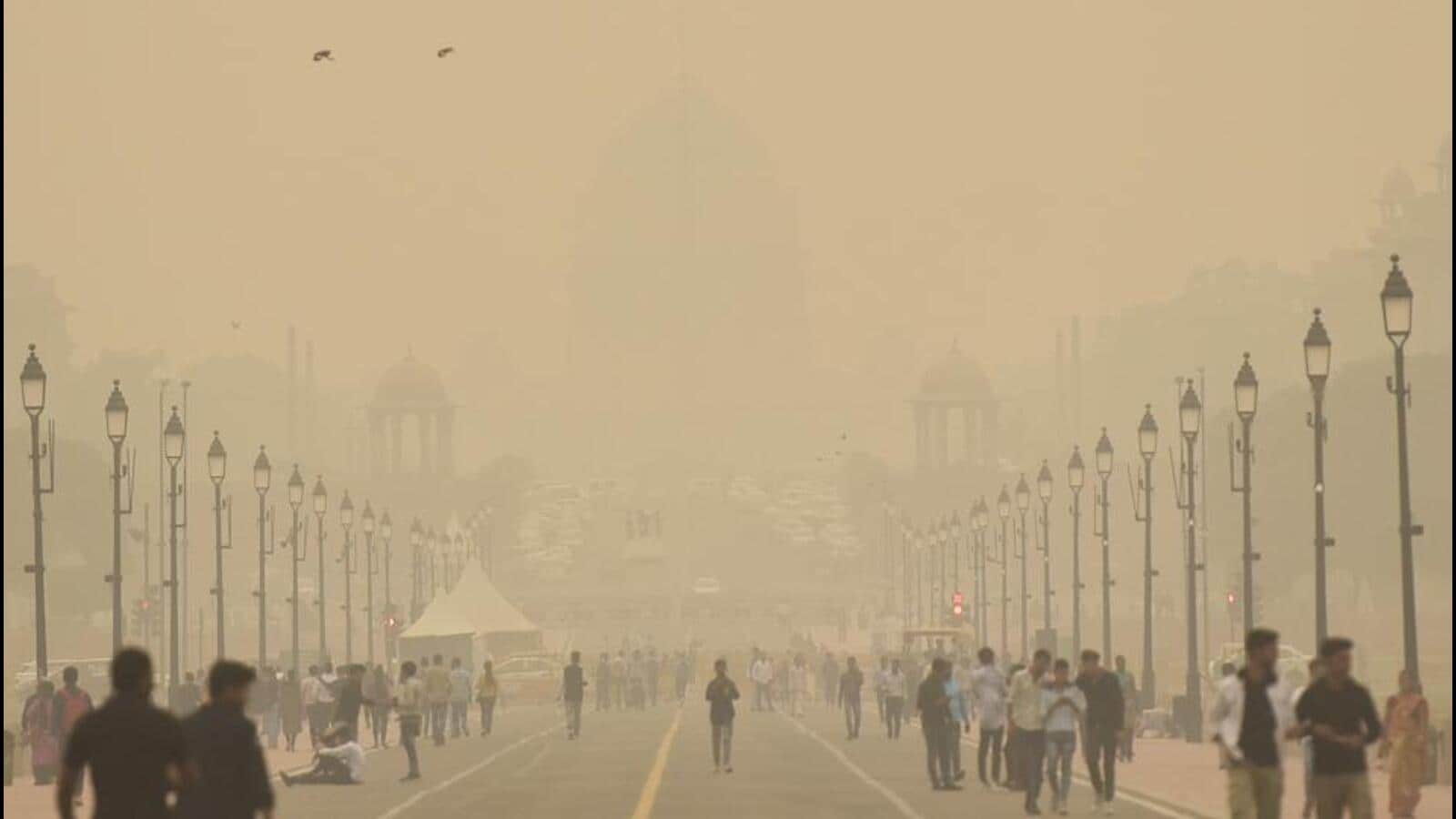 Delhi entered the severe category with the increasing pollution levels and schools will remain closed
