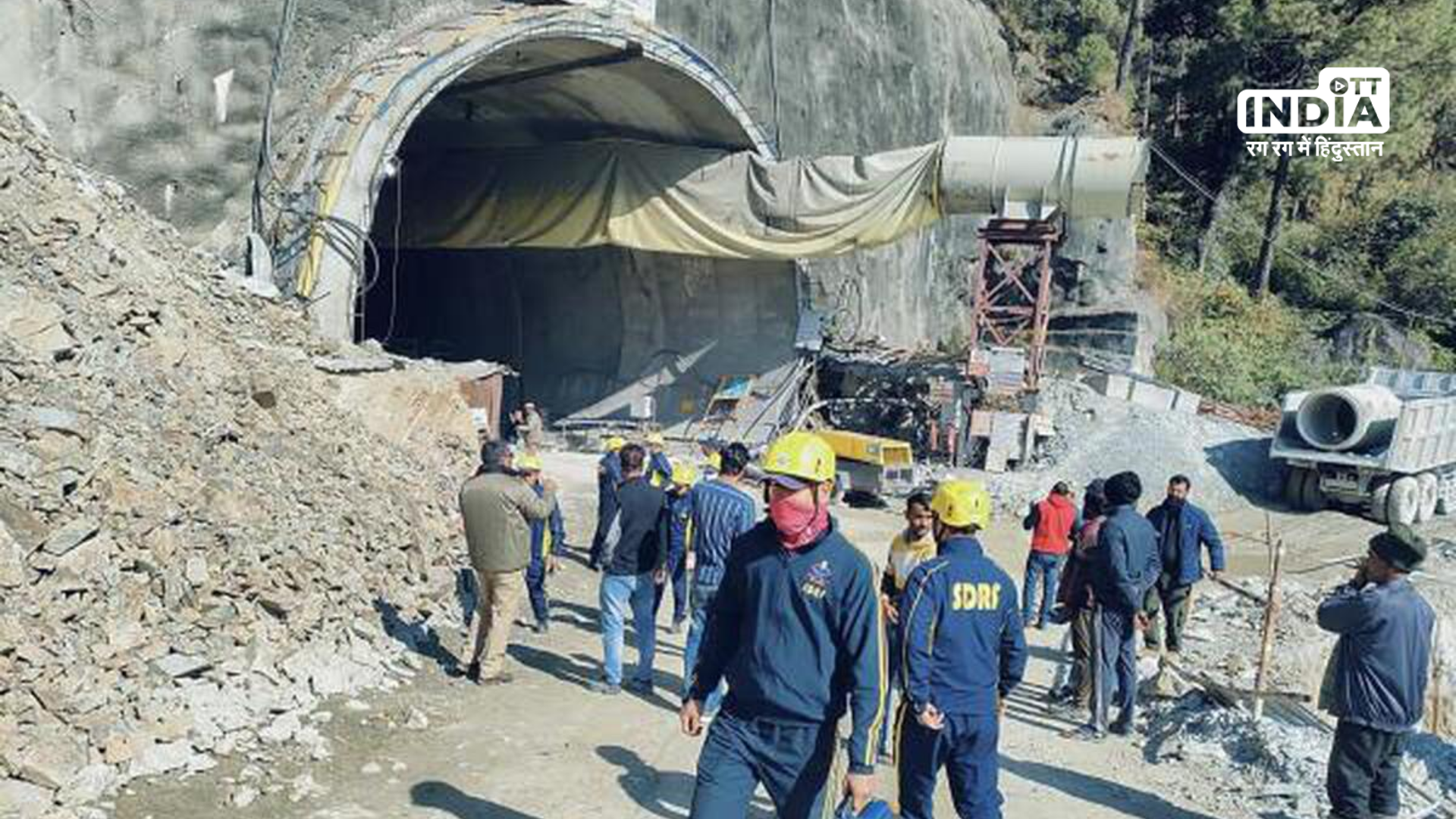 36 construction workers  trapped inside the Brahmakhal-Yamunotri national highway