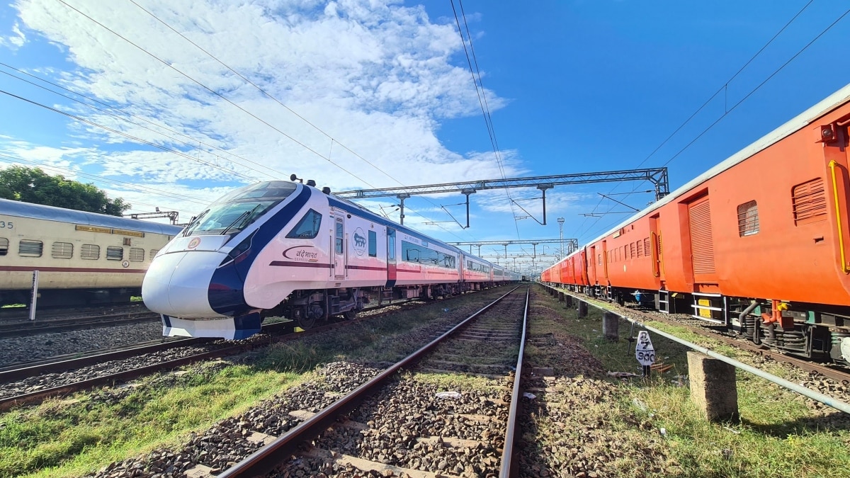 Gujarat will receive the second Vande Bharat train on the Ahmedabad to Mumbai Central route