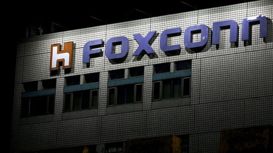 Foxconn that manufactures iPhones seeks to invest $1.6 billion in India