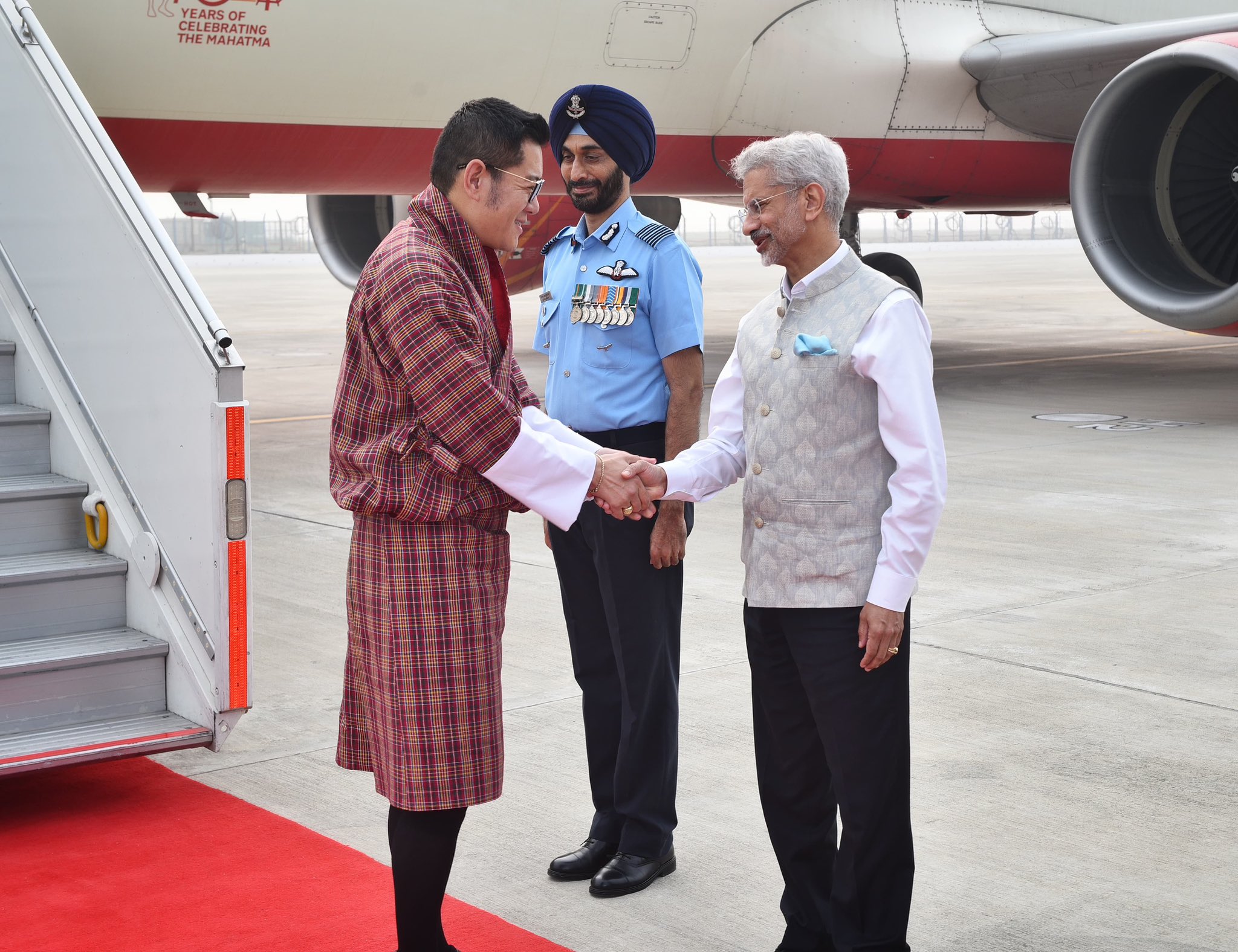 EAM welcoming Bhutan's King 