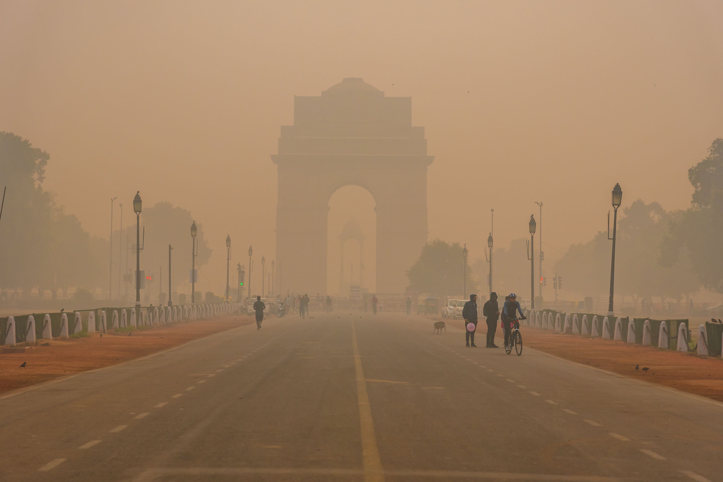 firecrackers: Along with Delhi, Mumbai and Kolkata experienced severe air pollution following the Diwali celebrations