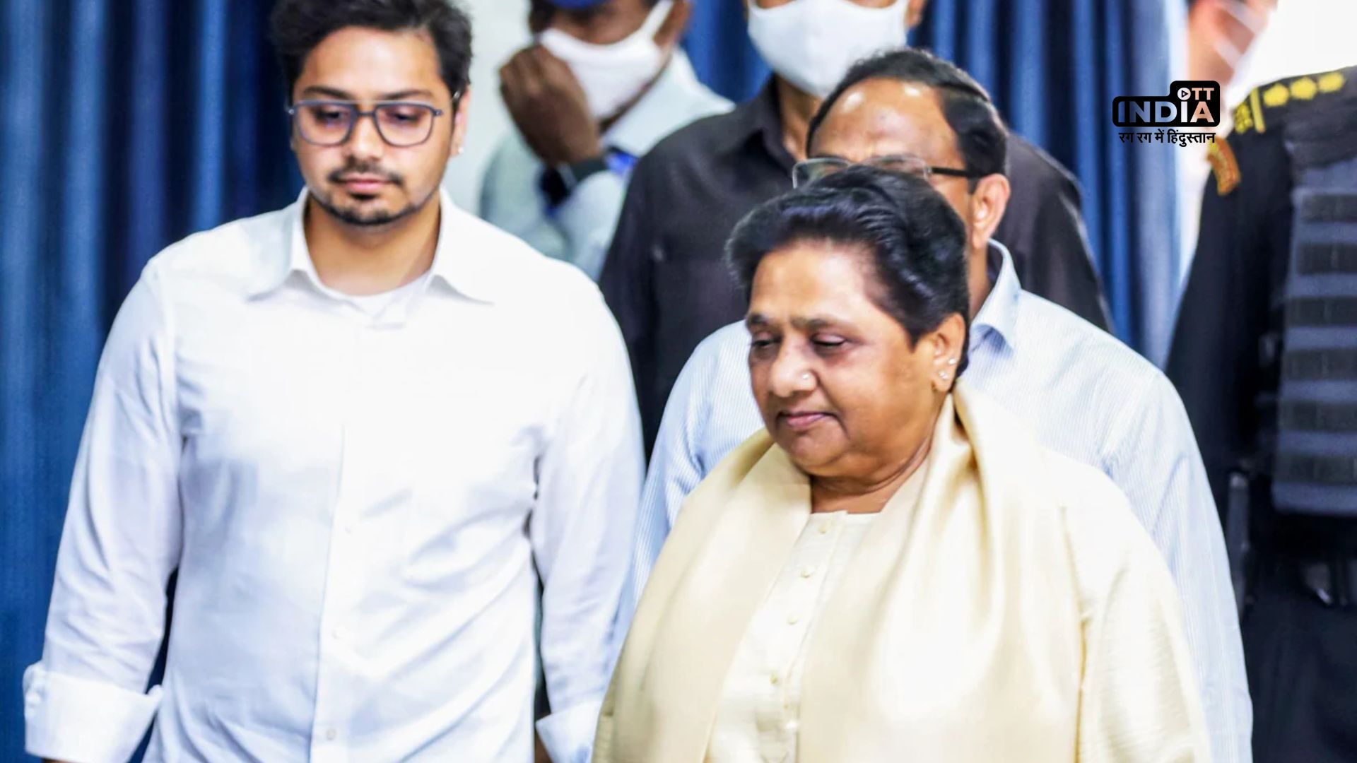 BSP Chief Mayawati Appoints Nephew Akash Anand as Successor Ahead of Elections