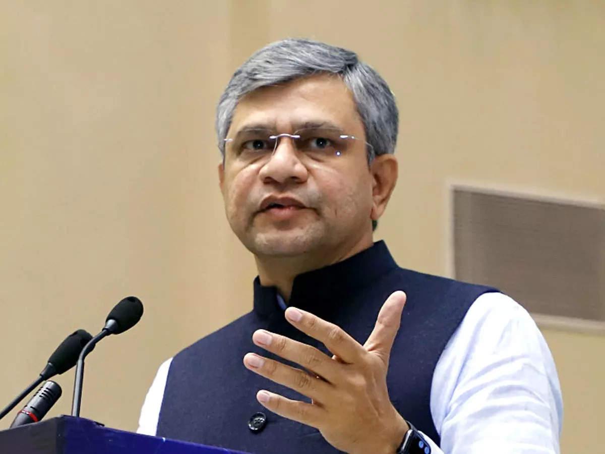 India's IT minister expressed the country's goal to attain an annual FDI of $100 billion in the near future