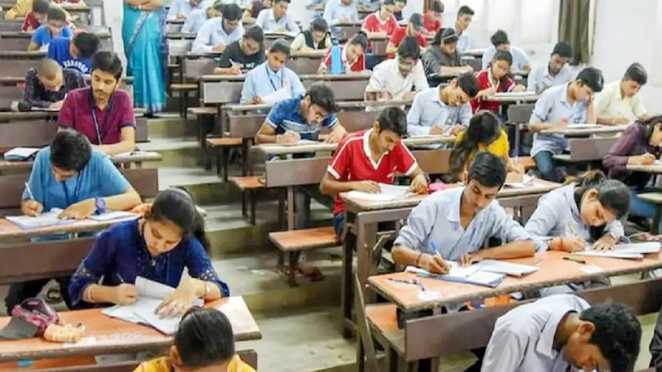 Parl panel asks Centre to set up helpline for students who fail to crack  competitive exams - BusinessToday