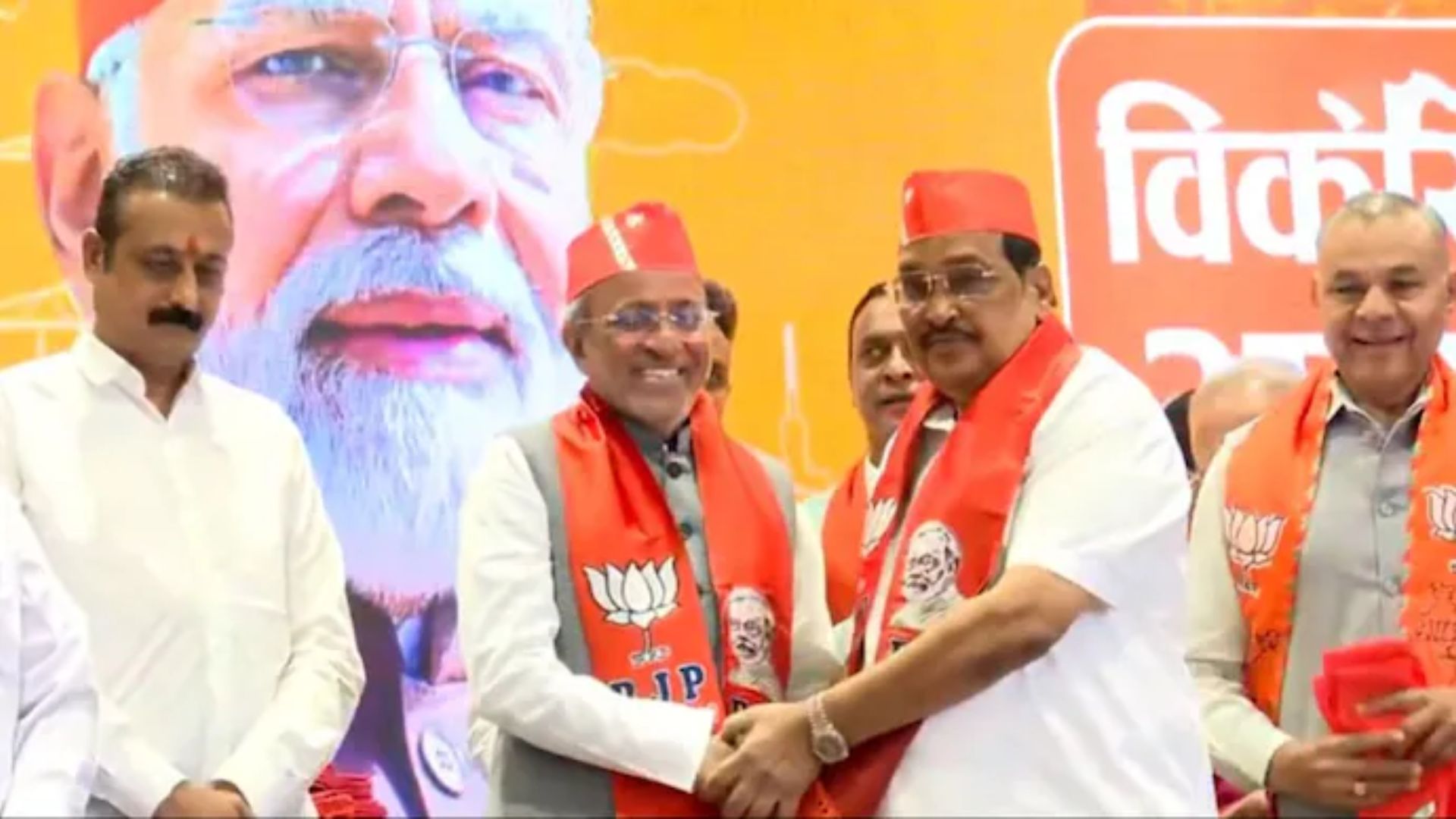 Arjun Modhwadia joins BJP