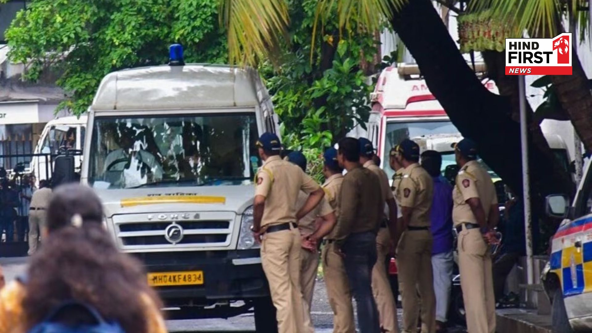 He first abused us, then snatched the pistol and...The cop who encountered the accused of Badlapur case told the whole story He first abused us, then snatched the pistol and...The cop who encountered the accused of Badlapur case told the whole story