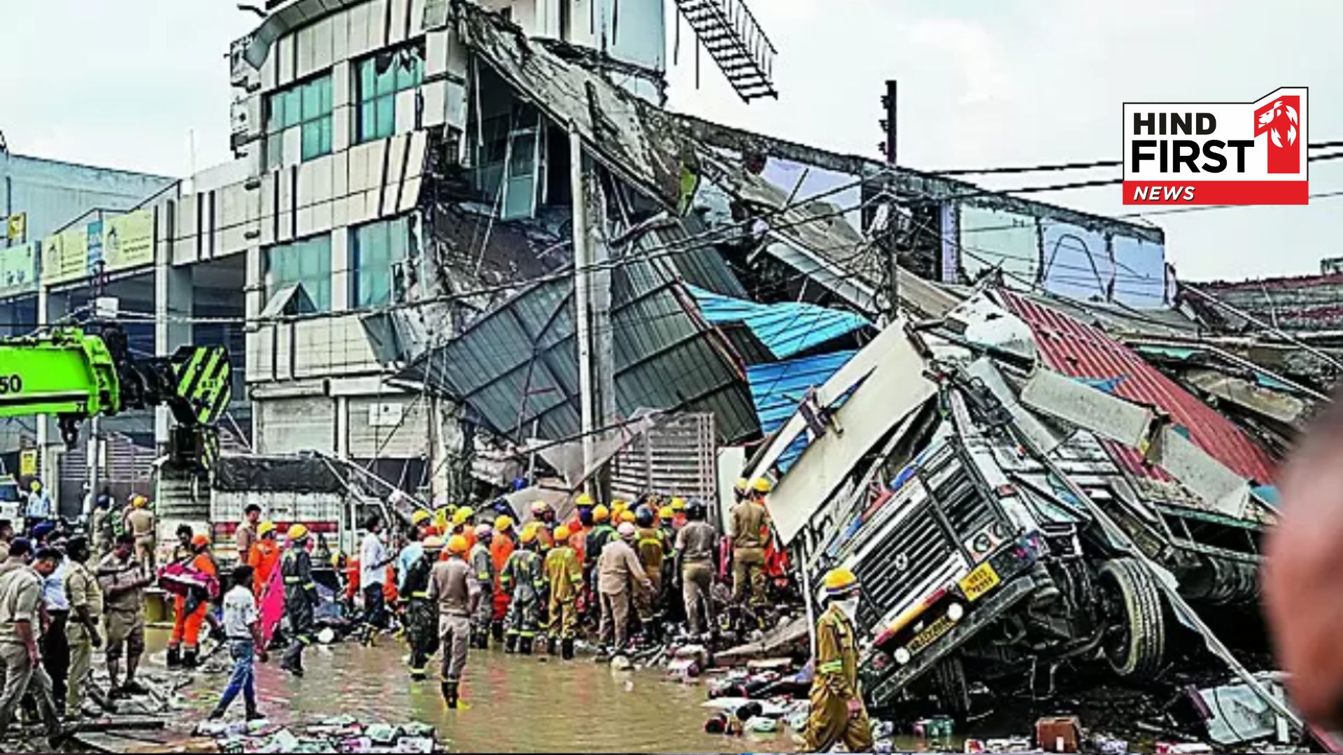 Lucknow Building Collapse: Dance of death in a three-storey building, eight dead and 22 injured; relief work continues Lucknow Building Collapse: Dance of death in a three-storey building, eight dead and 22 injured; relief work continues