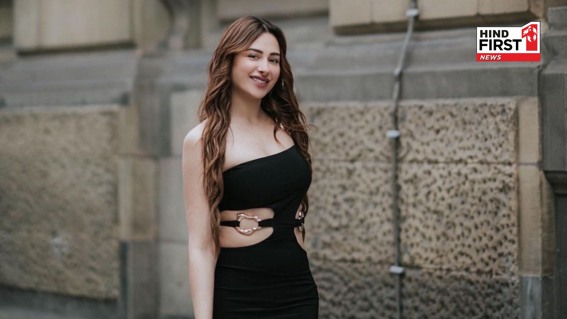 Mahira Sharma looks absolutely gorgeous as she poses on London streets | PHOTOS