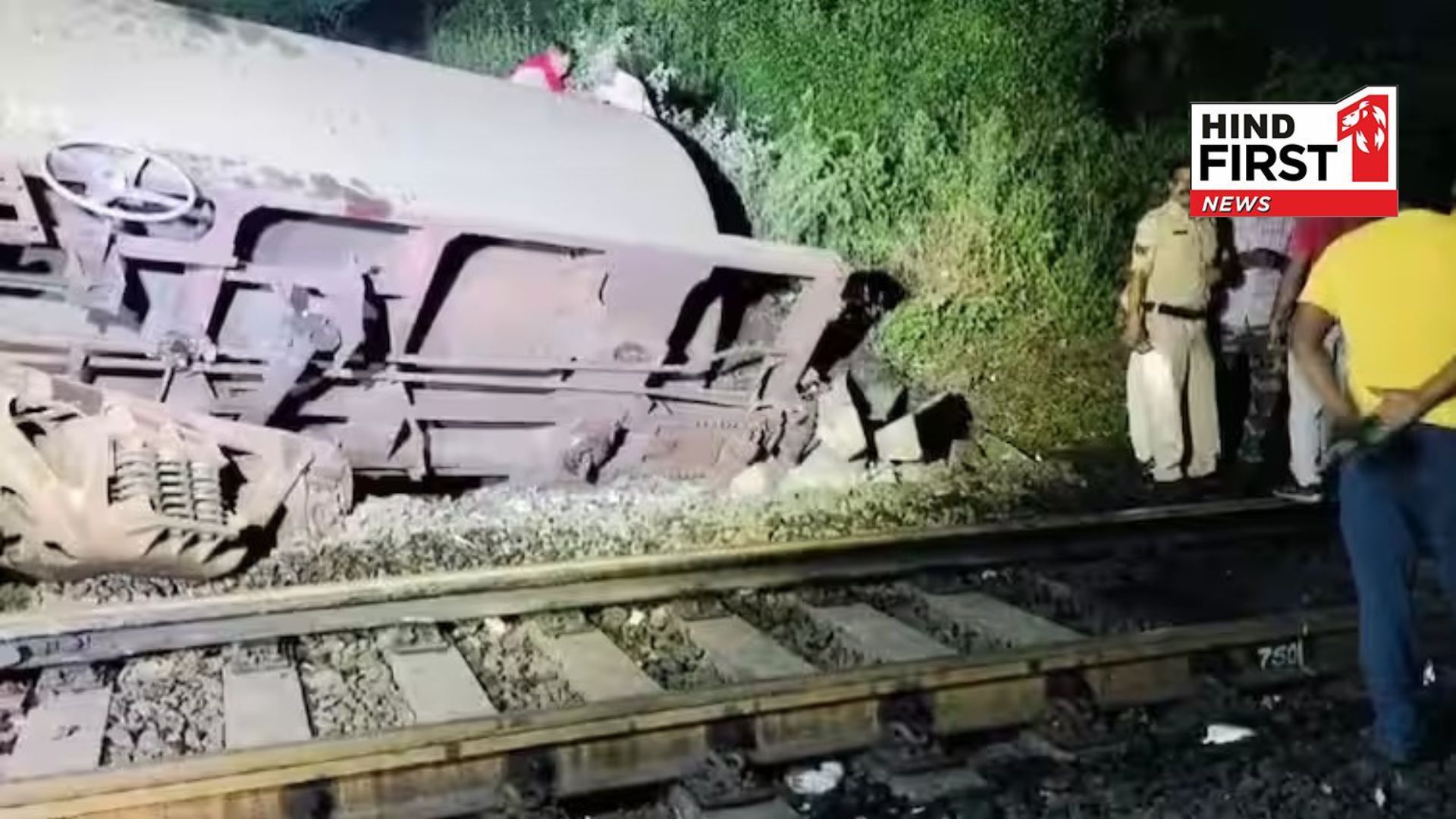 3 coaches of a goods train derailed in Ratlam, rail traffic affected on Delhi-Mumbai track