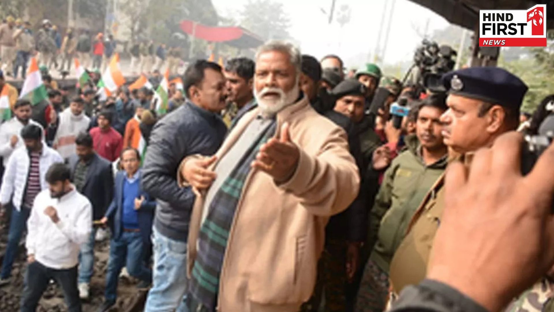 FIR on 8 people including MP Pappu Yadav, action in train stopping activity