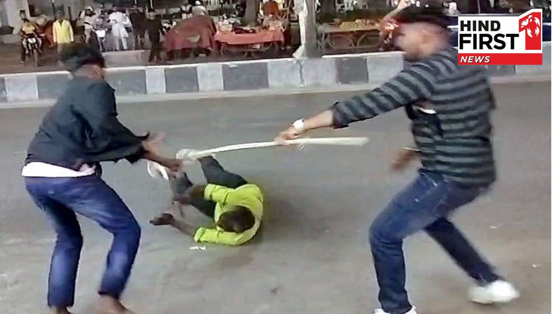Like chaat war of Baghpat, fight in Sambhal over oranges, video of beating went viral