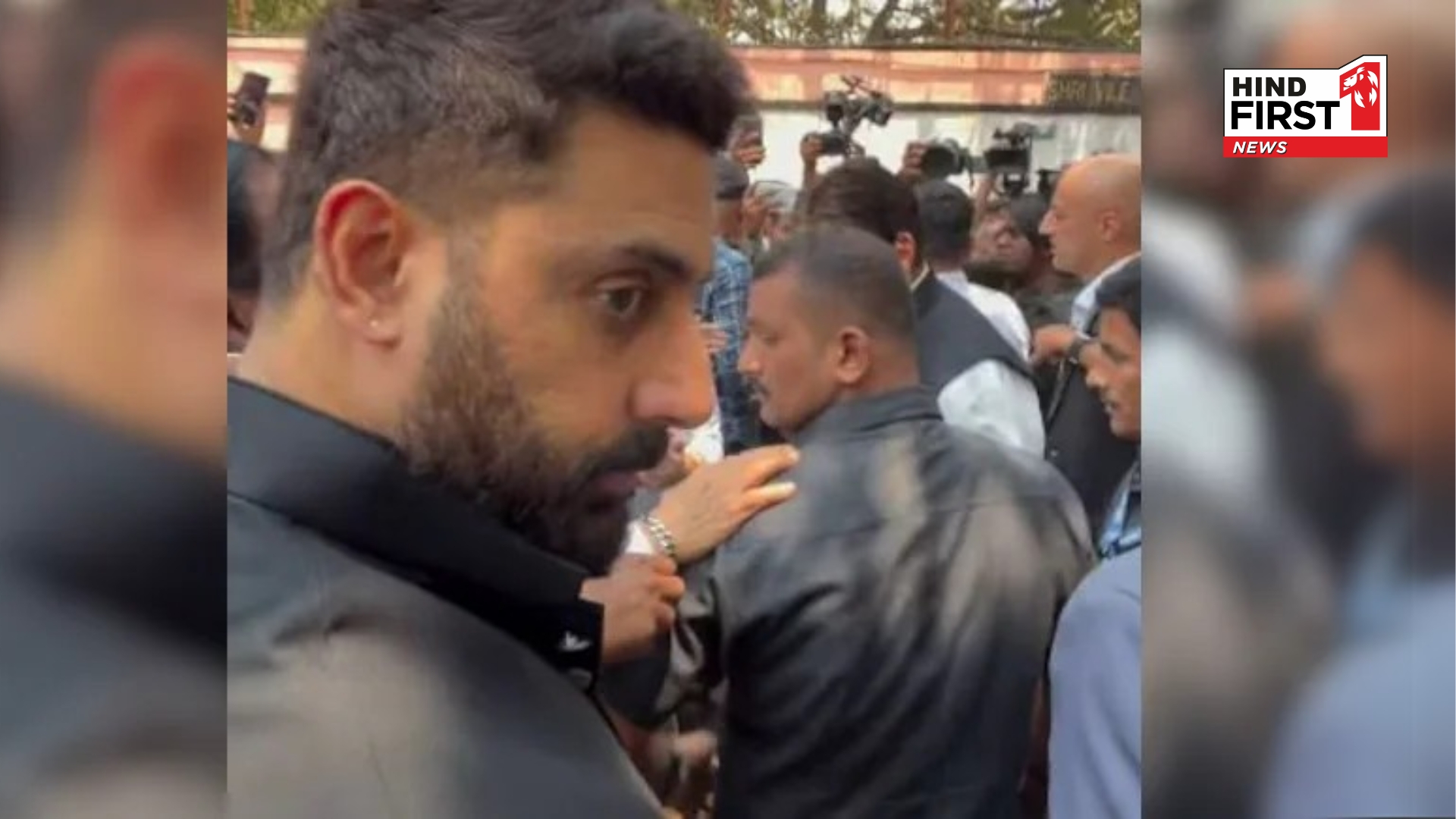 Abhishek Bachchan Gets Angry at Paparazzi During Manoj Kumar’s Funeral
