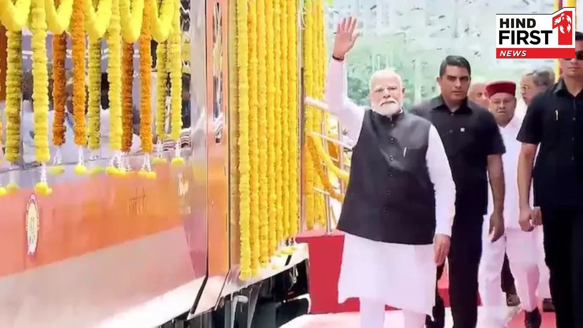 Vande Bharat train is binding the nation in the thread of speed, convenience and self-reliance Vande Bharat train is binding the nation in the thread of speed, convenience and self-reliance