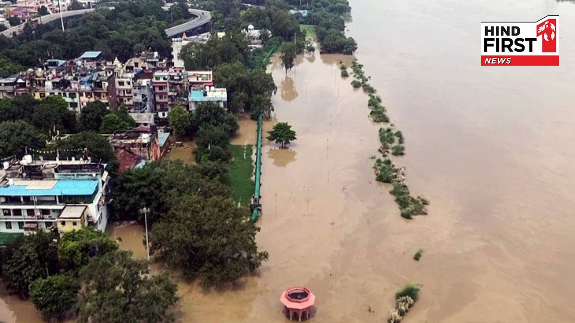 Delhi Flood: Spate in Yamuna, many areas of Delhi submerged in water, flood threat persists