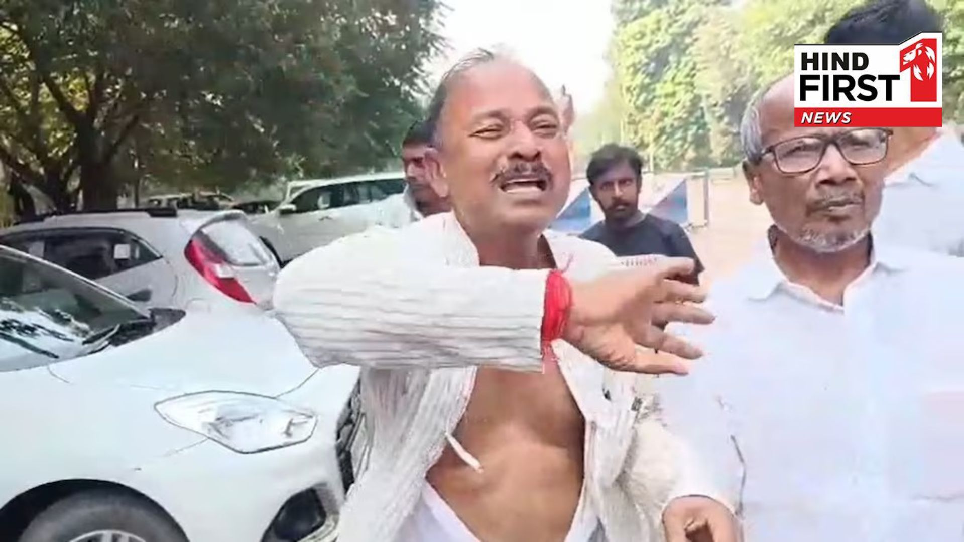 High Voltage Drama In Lalu Camp: RJD leader tears his kurta & cries after being denied a ticket