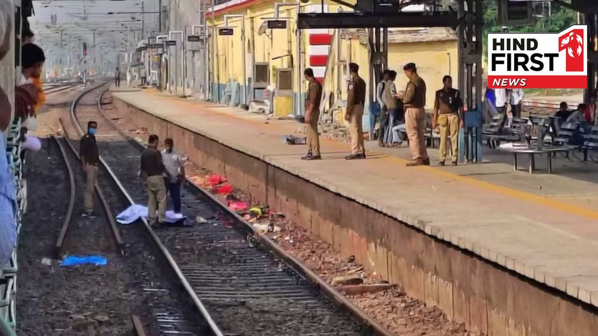 Horrific accident in Chunar, Mirzapur on Kartik Purnima, 4 devotees hit by a train while crossing railway track